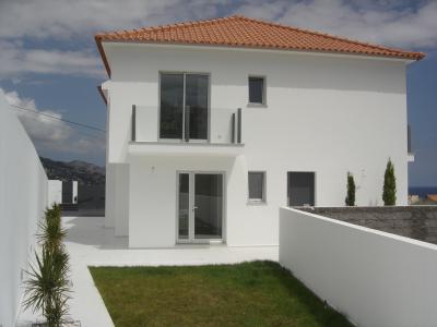 Triplex For sale in Santa Cruz, Madeira Island, Portugal - Madeira