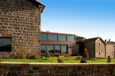 Hotel For sale in Cantabria/Palencia, Spain